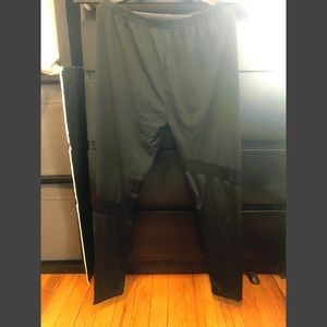 Black leggings with mesh